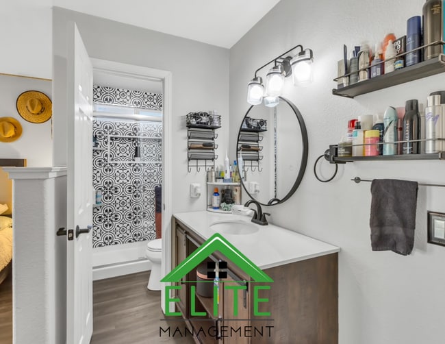 Building Photo - A Beautifully Maintained 3-Bedroom Home in...