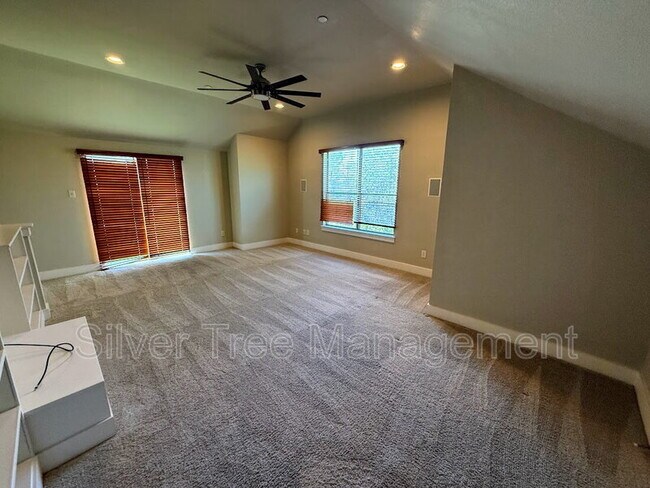 Building Photo - 3204 Wycliff Ave