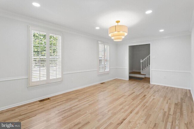 Building Photo - 306 Candlewood Ln
