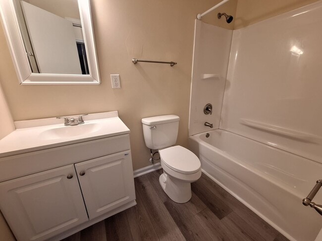 Building Photo - 408 Savage Dr