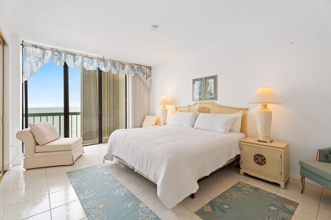 Building Photo - 9900 S Ocean Dr