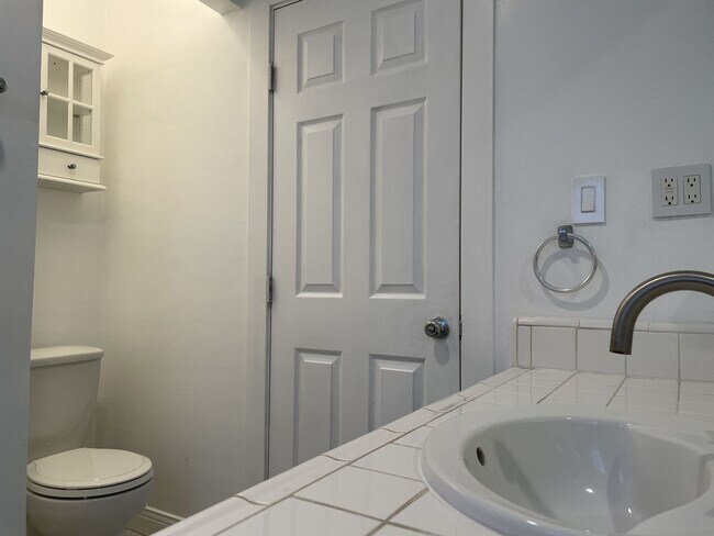 Building Photo - Private Single Family Home in Central Quie...