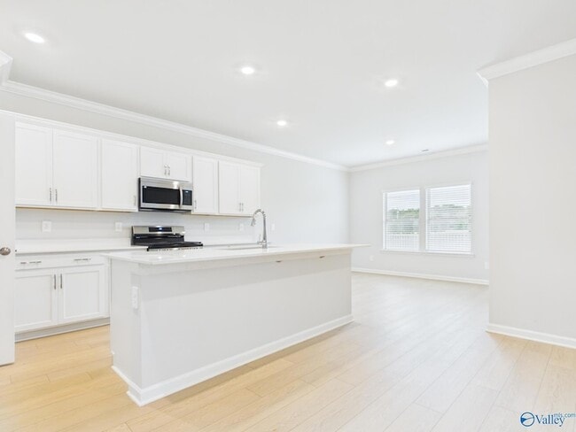 Building Photo - 18072 Longleaf Dr