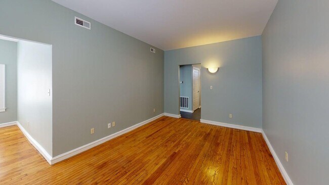 Building Photo - 3867 Lafayette Ave