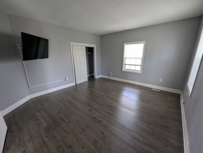 Building Photo - 9517 West Ave., St. Louis, MO 63137