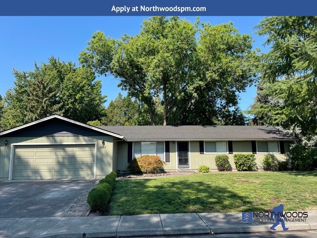 Building Photo - Very Nice 3 Bedroom 2 Bath Home-Located on a Corner Lot