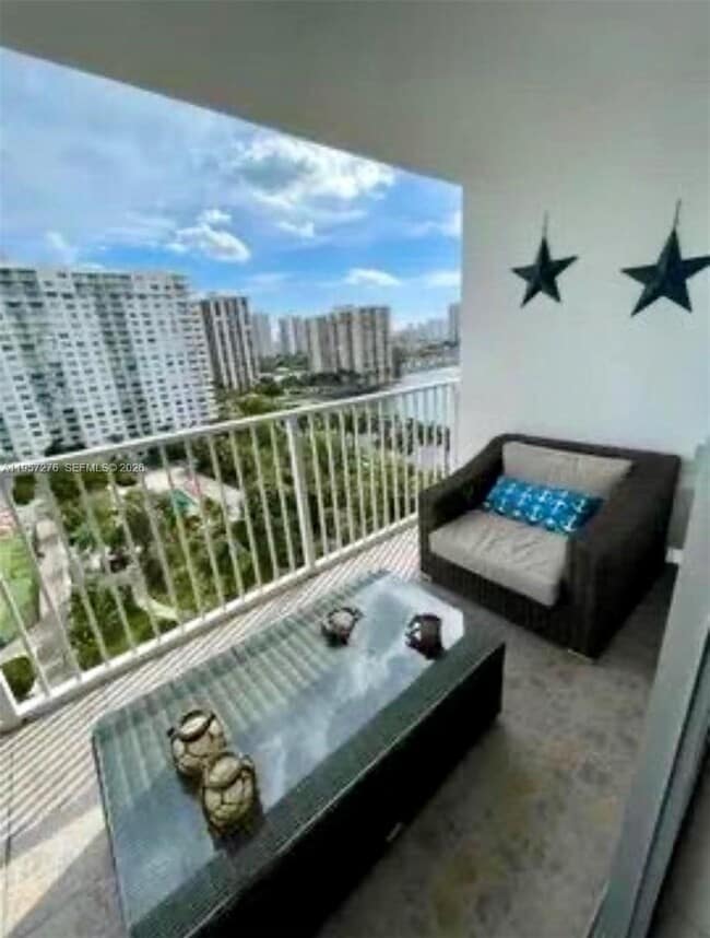 Building Photo - 2801 NE 183rd St