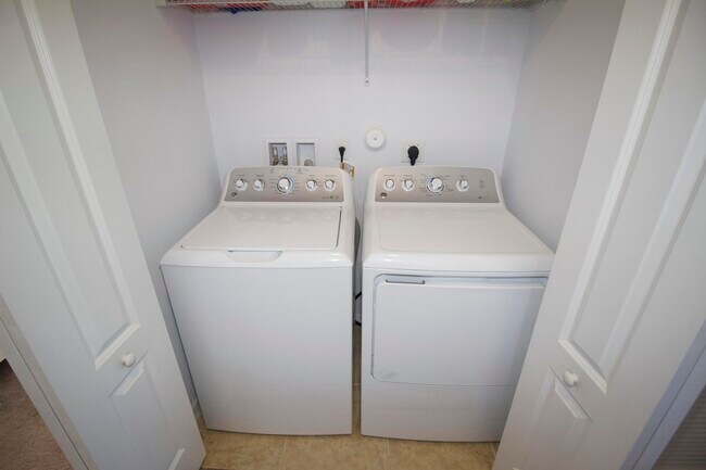 Building Photo - 4616 Tara Cove Way