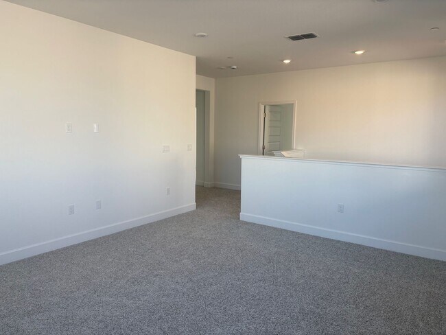 Building Photo - **Move In special $1k off first month's rent** Exciting Opportunity: Discover Your Brand New Drea...