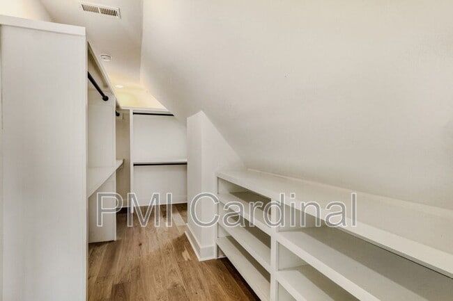 Building Photo - 3121 Colyer Pl