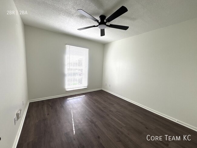Building Photo - 2900 W 53rd St