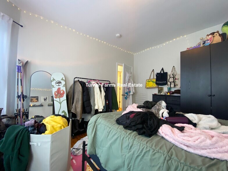 Building Photo - 14 Parker Hill Ave