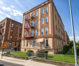 Building Photo - 168-10 Crocheron Ave