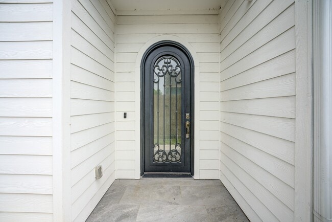 Building Photo - 7117 Tierwester St