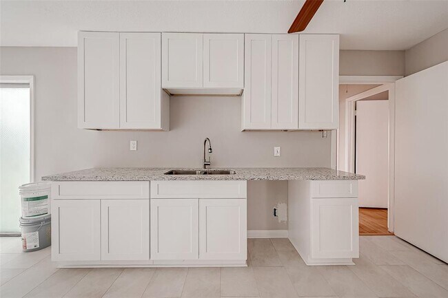 Building Photo - 2703 Cypress St