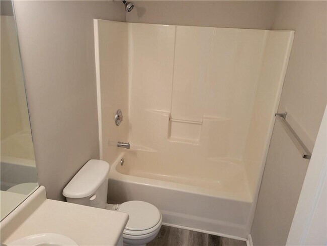 Building Photo - 310 Hulan Way