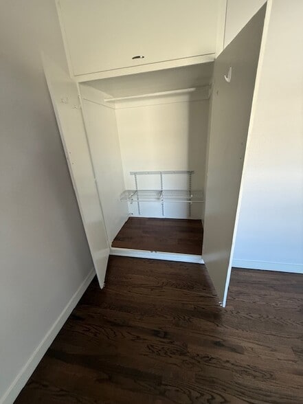 Building Photo - 914 N Olive St