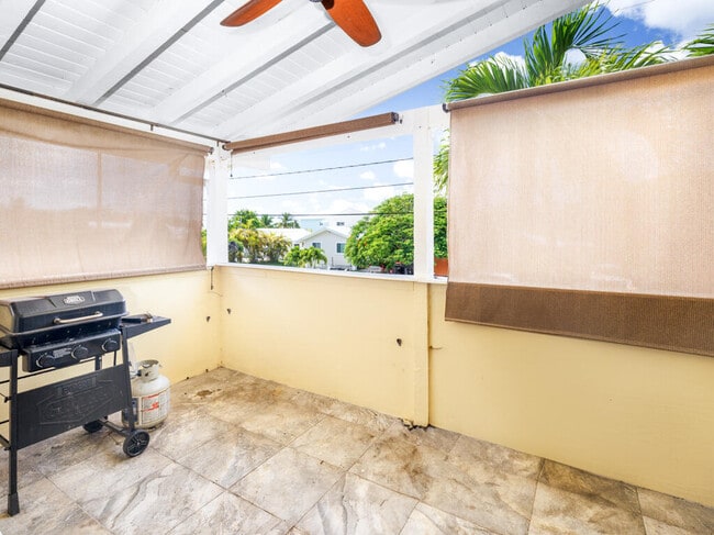 Building Photo - 29283 Coconut Palm Dr