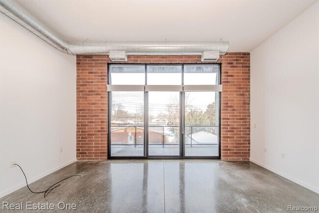 Building Photo - 211 E 9 Mile Rd