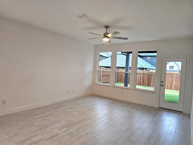 Building Photo - 629 Verona Dr