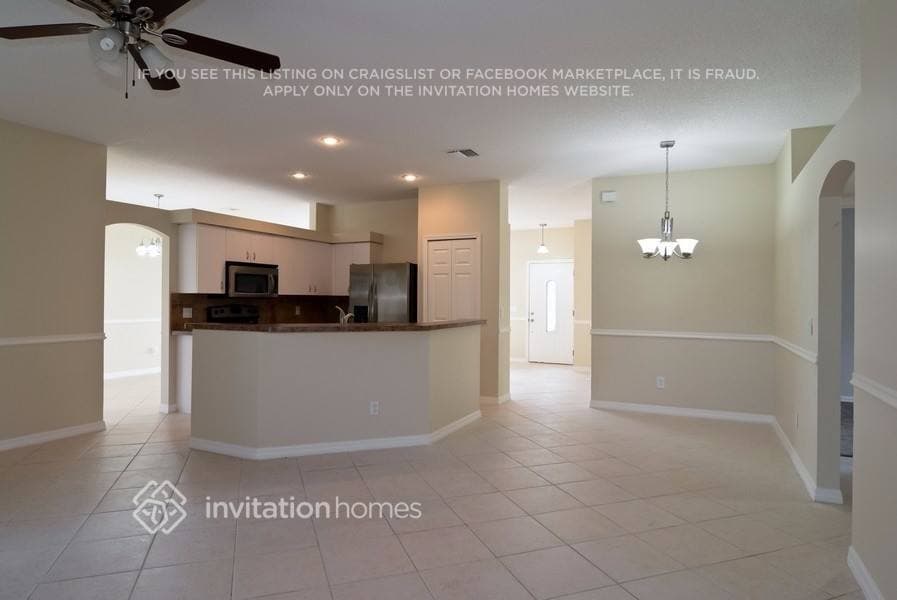 Building Photo - 1385 SE Proctor Ln