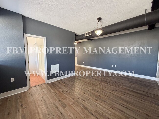 Building Photo - 1300 W Main St