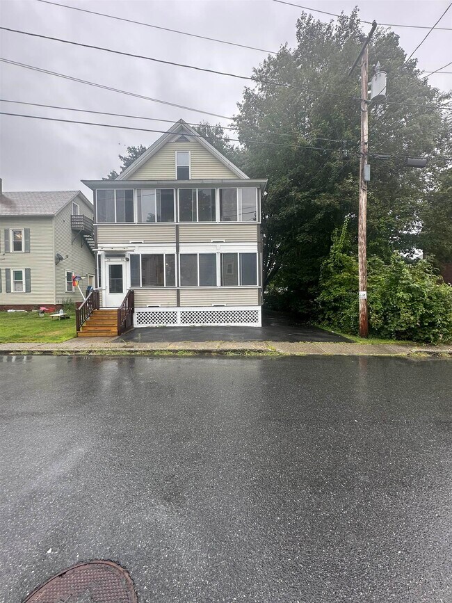 Building Photo - 78 Central St