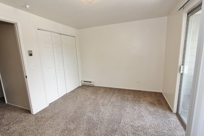 Building Photo - 733 N 28th St