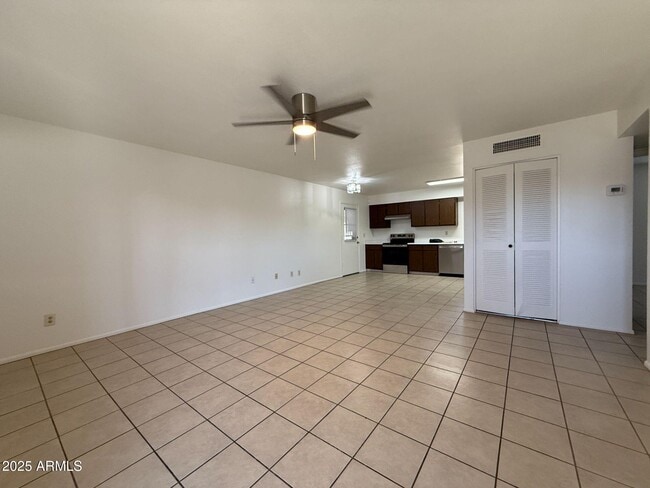 Building Photo - 5725 N 71st Ave