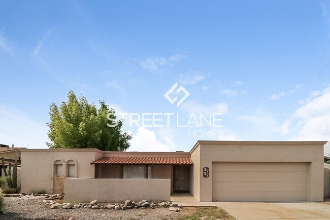 Primary Photo - Charming 4 bedroom POOL home in Phoenix!