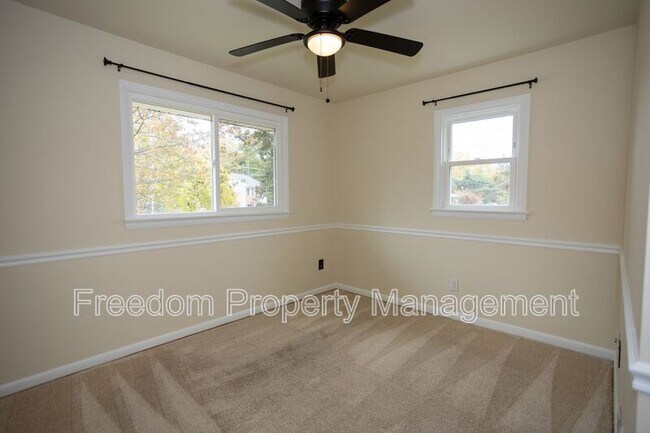 Building Photo - 5914 Ridge View Dr