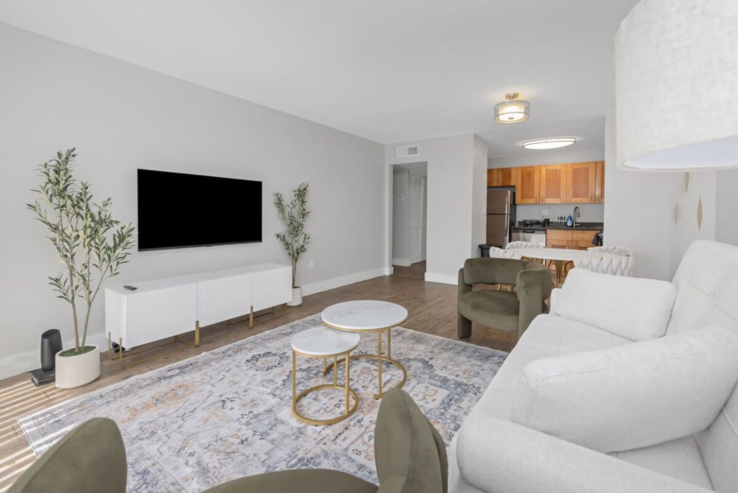 Building Photo - 4307 W Kennedy Blvd