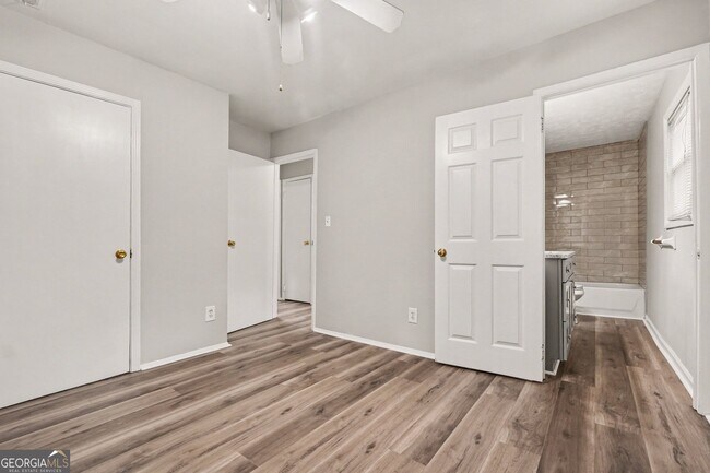 Building Photo - 1315 Pineglen Dr