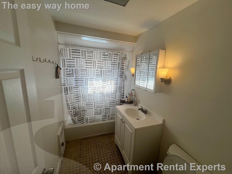 Building Photo - 73 Frederick Ave