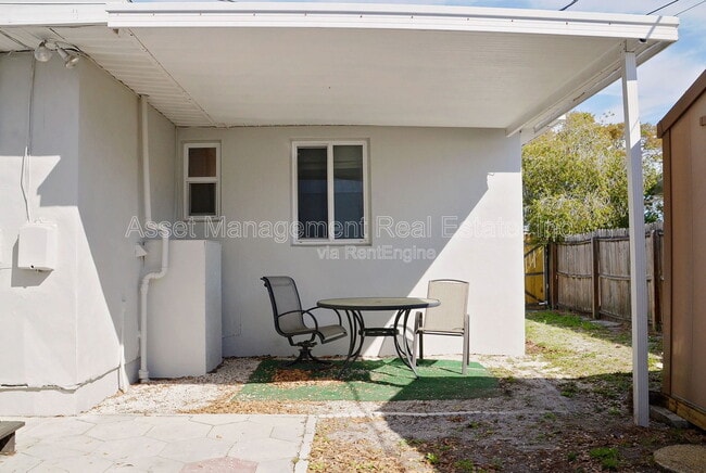 Building Photo - 2822 37th Ave N