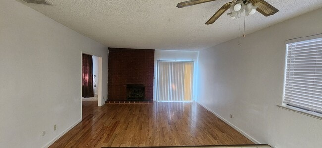 Building Photo - 3 Bedroom 2 Bathroom Home in Greenhaven