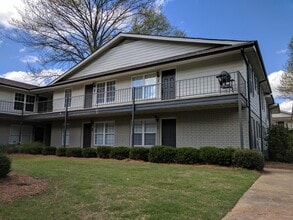Building Photo - 1802 Jackson Ave W