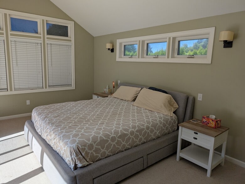 Master Bedroom - 16715 SE Evergreen Ln