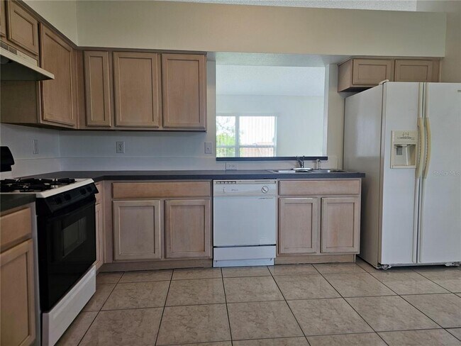 Building Photo - 13345 Pinyon Dr