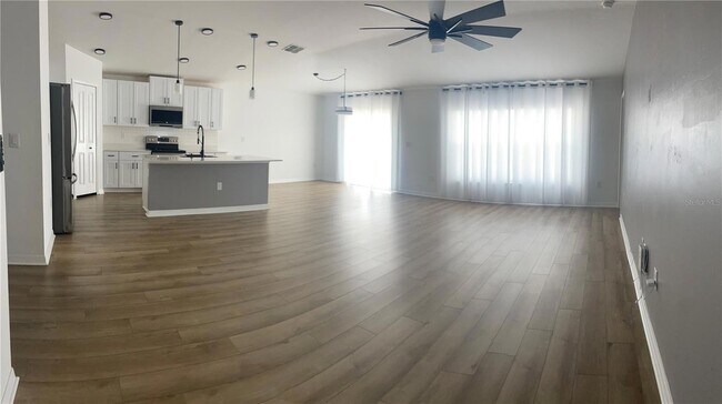 Building Photo - 112 Oakwood Ct