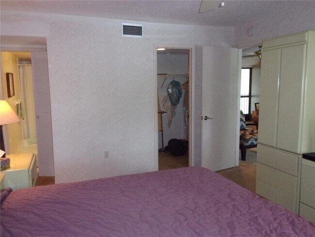 Building Photo - 216 Cypress Ln