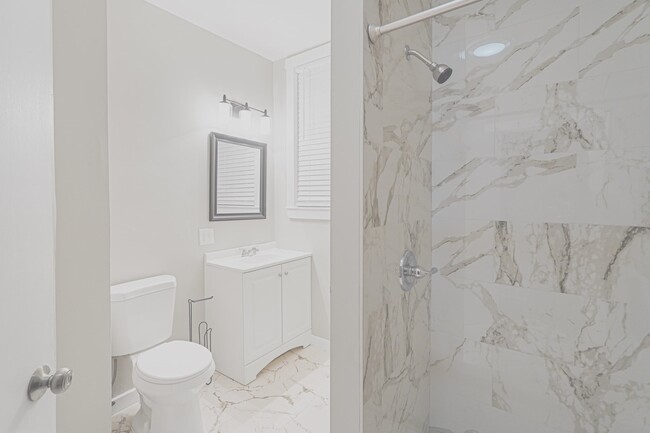 Building Photo - 381 Adams St