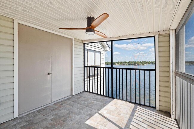 Building Photo - 3127 W Sligh Ave