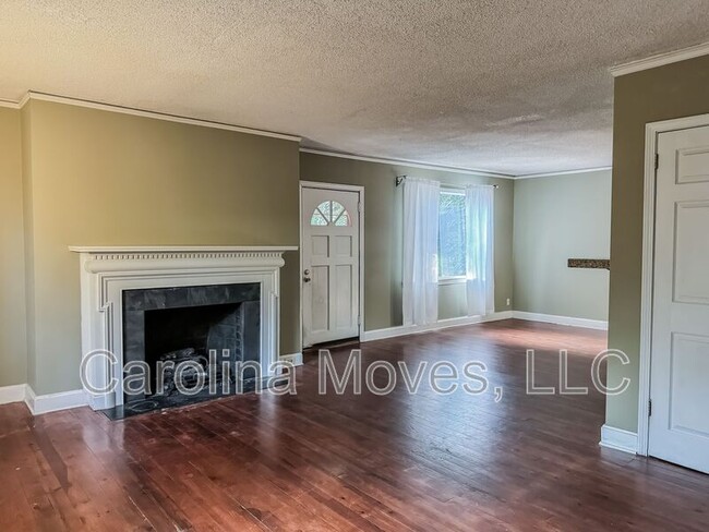 Building Photo - 2 Garraux St