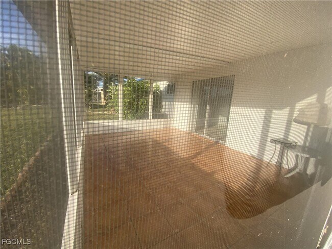 Building Photo - 221 Redcliff Ave