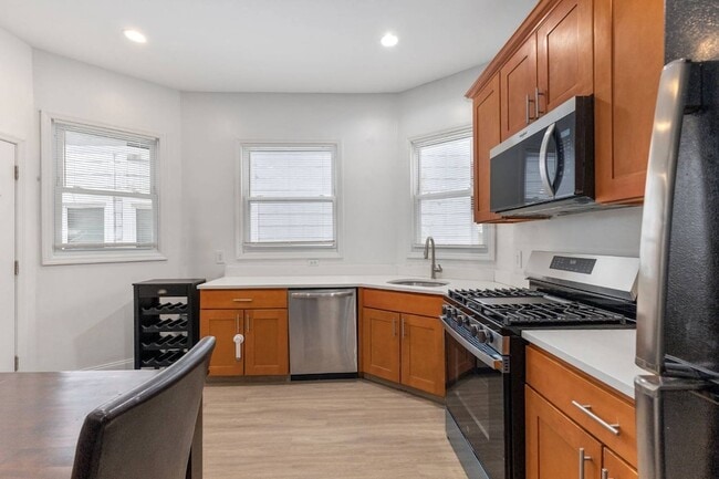 Building Photo - 2210 15th St