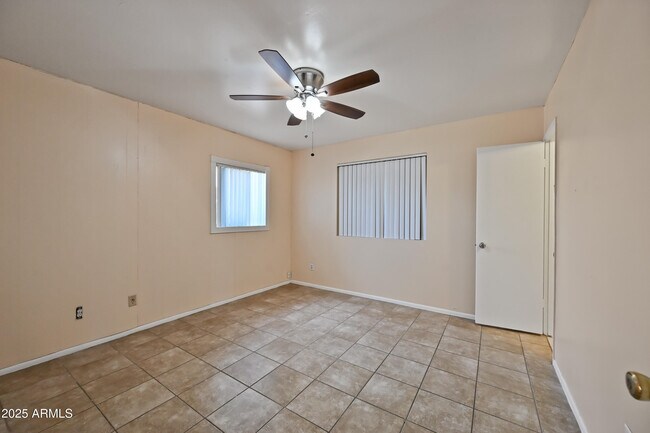 Building Photo - 8444 W Montecito Ave