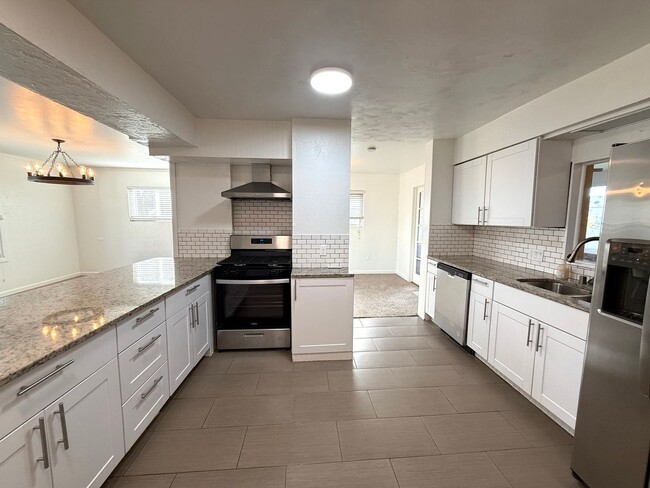 Building Photo - 1431 Johnston Ave