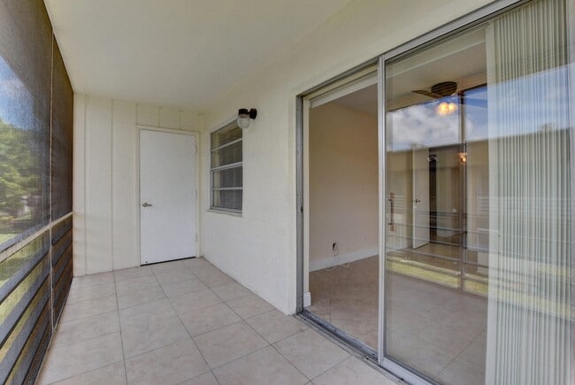 Building Photo - 127 Burgundy B