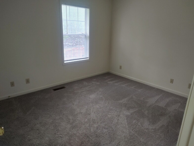 Building Photo - 210 W 17th St